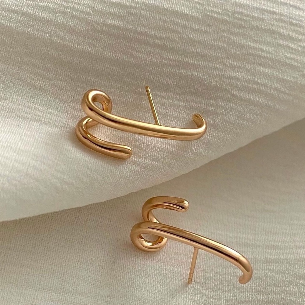 Huggie Earrings 18k Gold Plated Claw Earrings